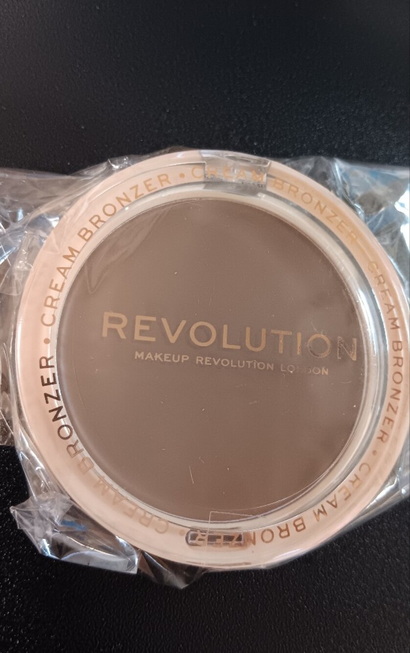 Revolution Cream Bronzer - Brown